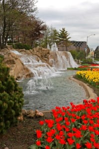 Rosemont's water fountain was designed by the architect behind the fire-spitting volcano at the Mirage Casino in Las Vegas.